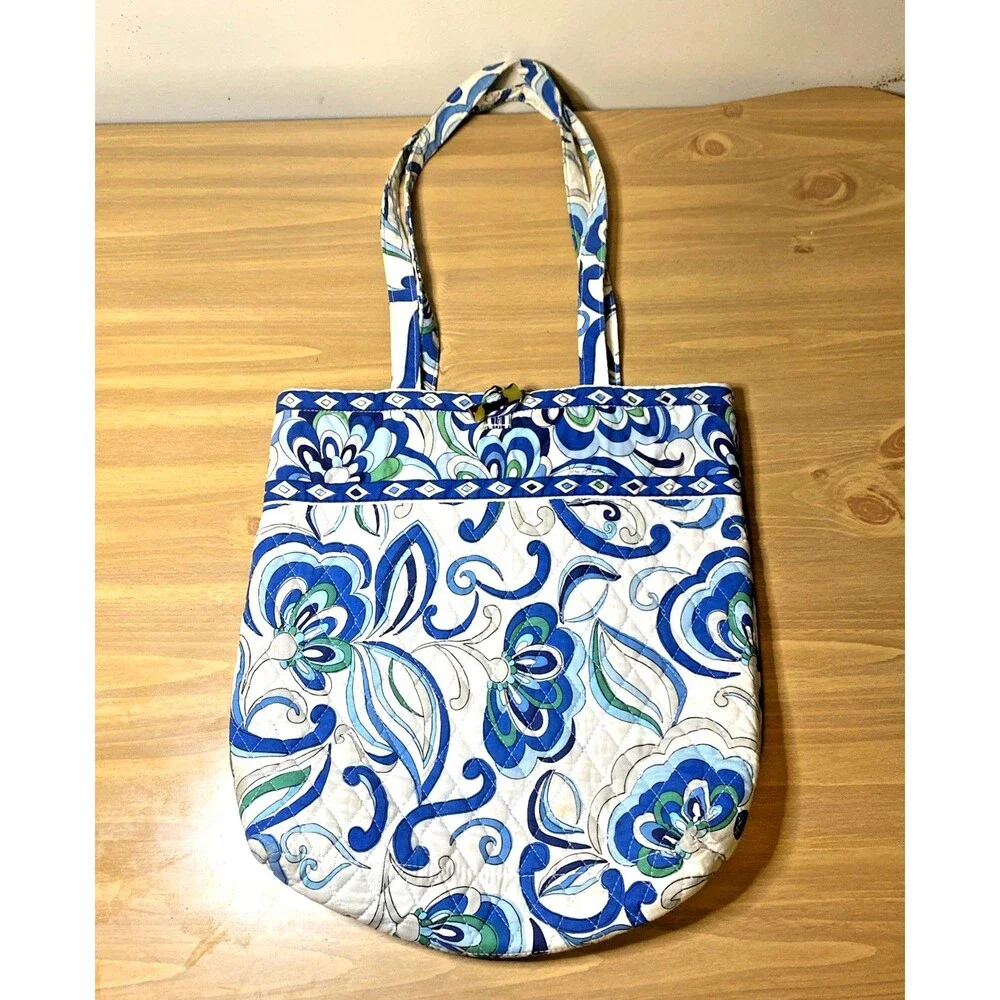 VERA BRADLEY RETIRED MEDITERRANEAN WHITE QUILTED TOTE PURSE HANDBAG HARD TO FIND